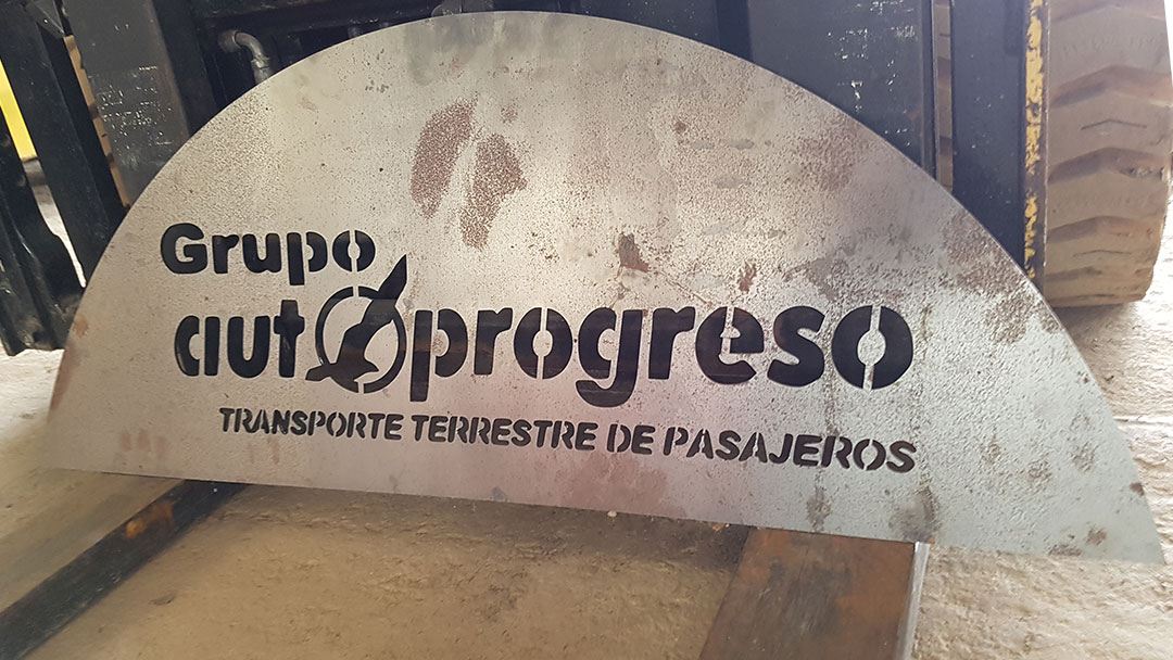 corte laser Letrero Auto Progreso logo